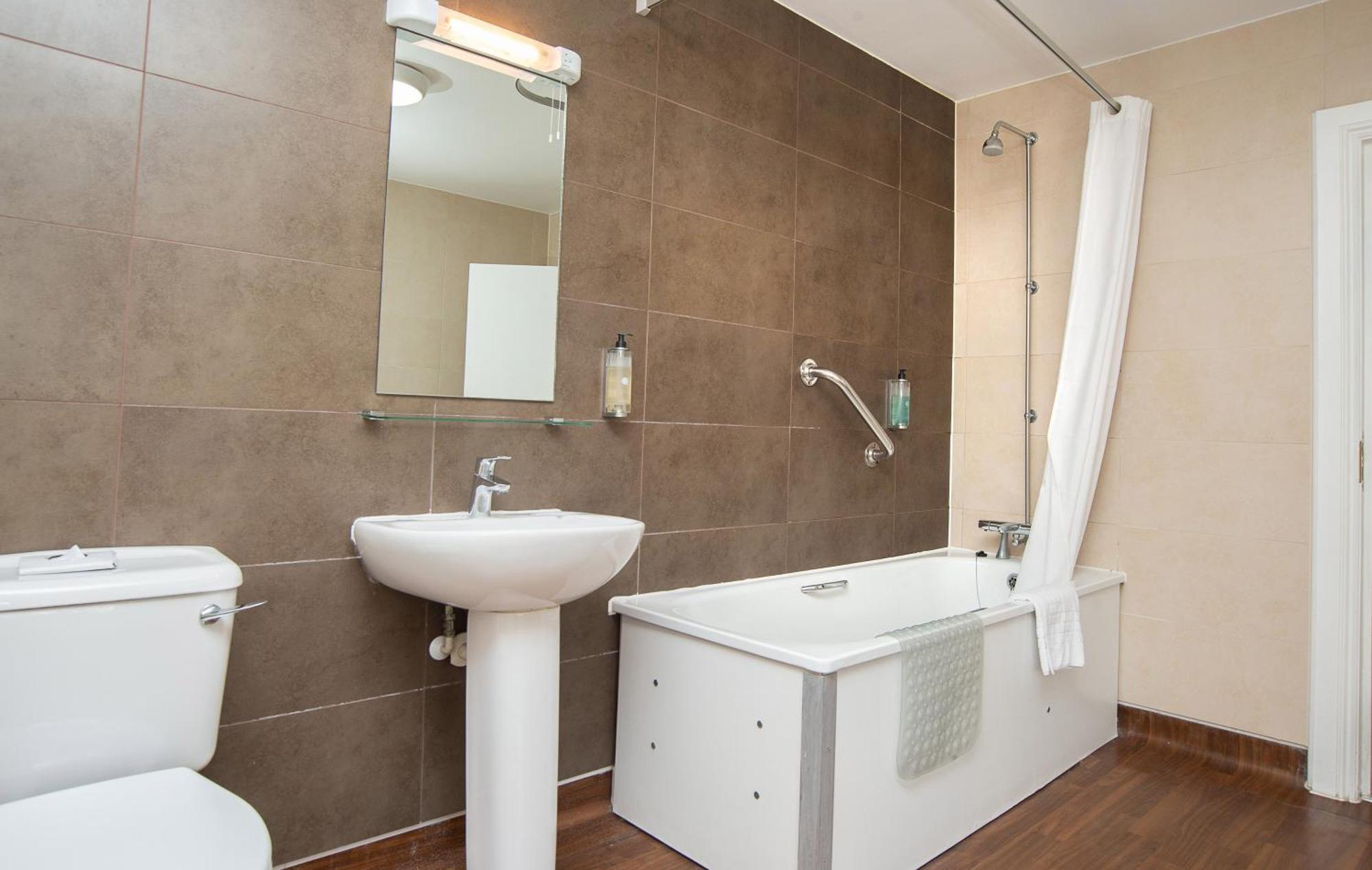 Foley Arms Hotel Great Malvern Εξωτερικό φωτογραφία